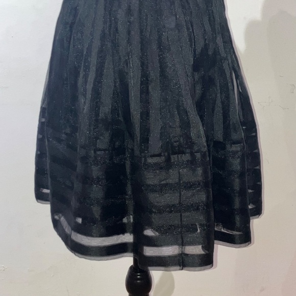 Betsy Johnson sleeveless dress - Picture 6 of 10